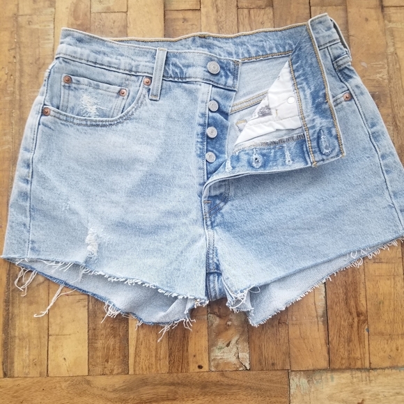 501 Levi's Cutoff Button Fly Jeans - Picture 3 of 7